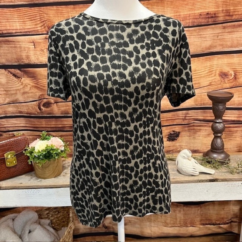 Banana Republic Short Sleeve Chiffon  Animal Leopard‎ Print Shell Top Blouse XS